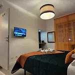 Iaio Testaccio Retro Pensión