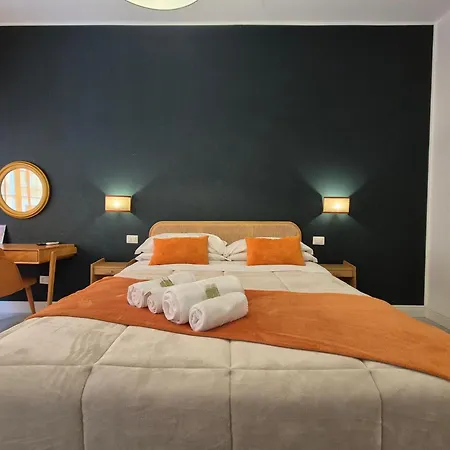 Iaio Luxury * Rome